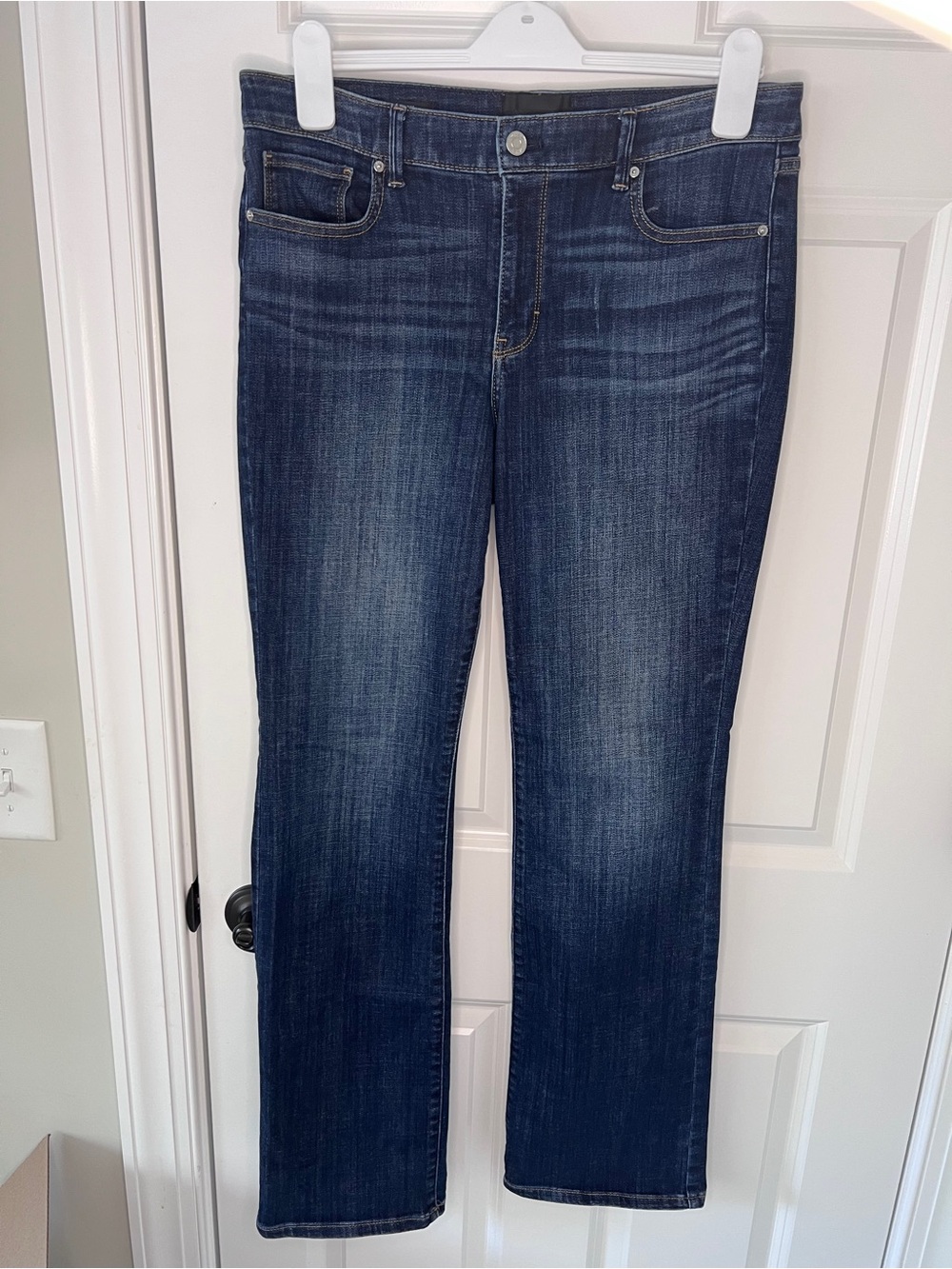 White House Black Market Dark Wash Mid-Rise Women’s Bootcut Jeans Size 10